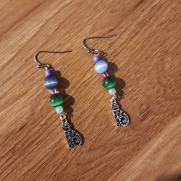 Cat's Eye Dangle Earrings Tibetan Silver Cat Charm Hand Crafted - Picture 4 of 4